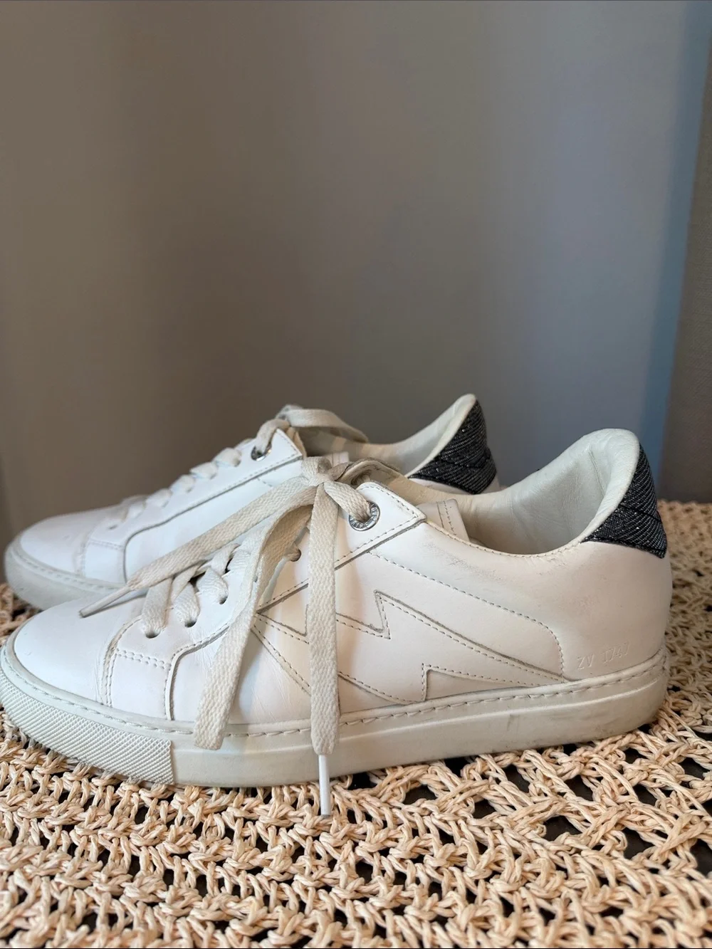 Zadig & Voltaire White Leather Sneakers with Black/Glittery Heel Tab